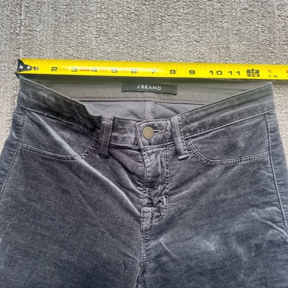 Like New J Brand Super Skinny Velvet ‘Jeans’ in Mercury, Size 25 - Picture 4 of 7